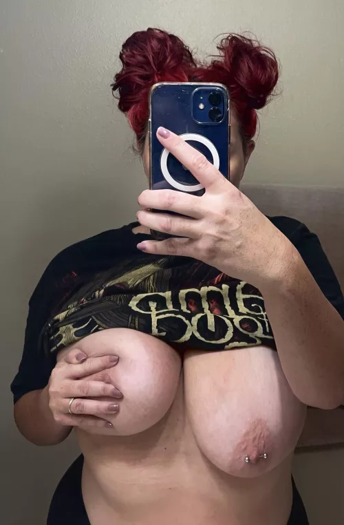 Been in a Trivium kick lately. Maybe I need a new shirt 💋 by RonnieRimXXX