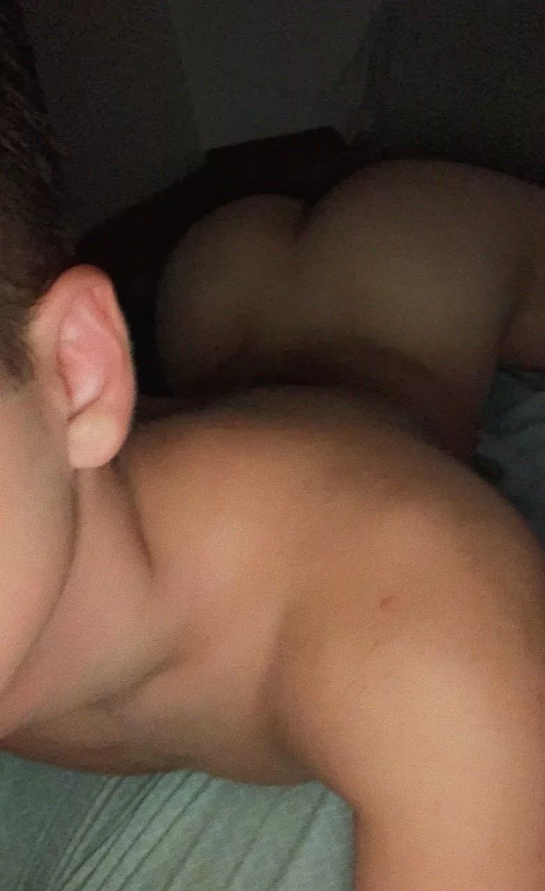 craving someone’s hands aggressively grabbing me by the hips :/ [21] posted by faerieashes