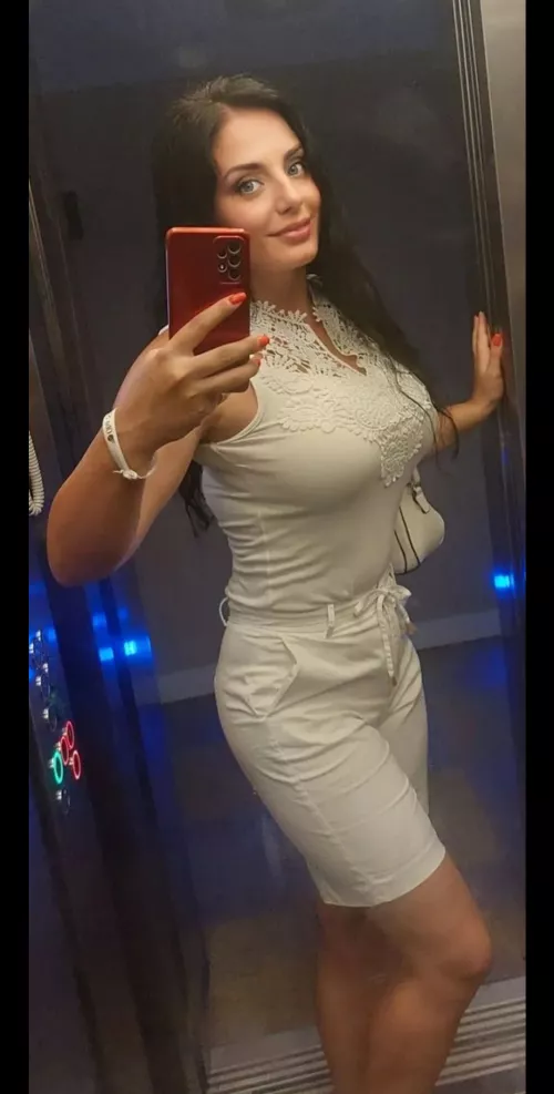 Elevator selfi by BrilliantDangerous10