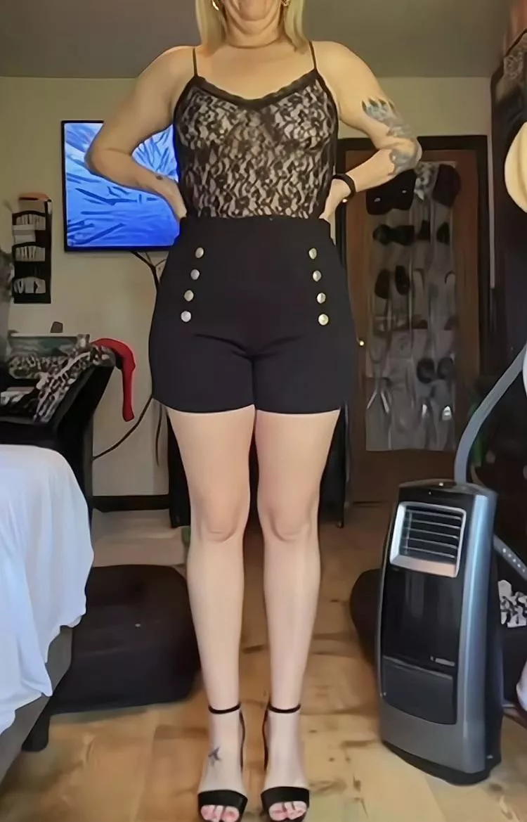 How is this outfit/ heels combo? posted by politenonpolitical