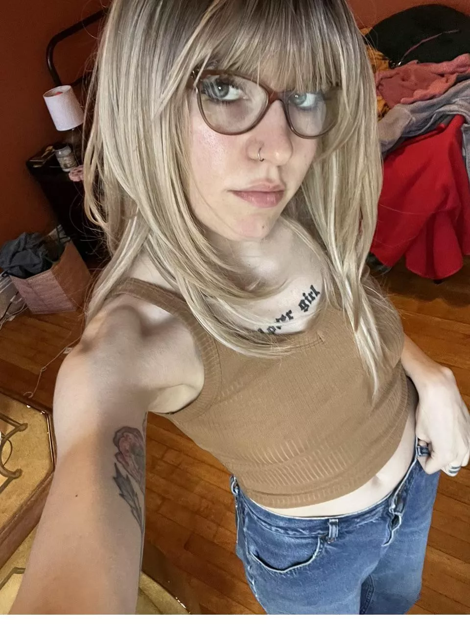 I rarely take pics in my glasses but I thought this was cute posted by whore_no_more