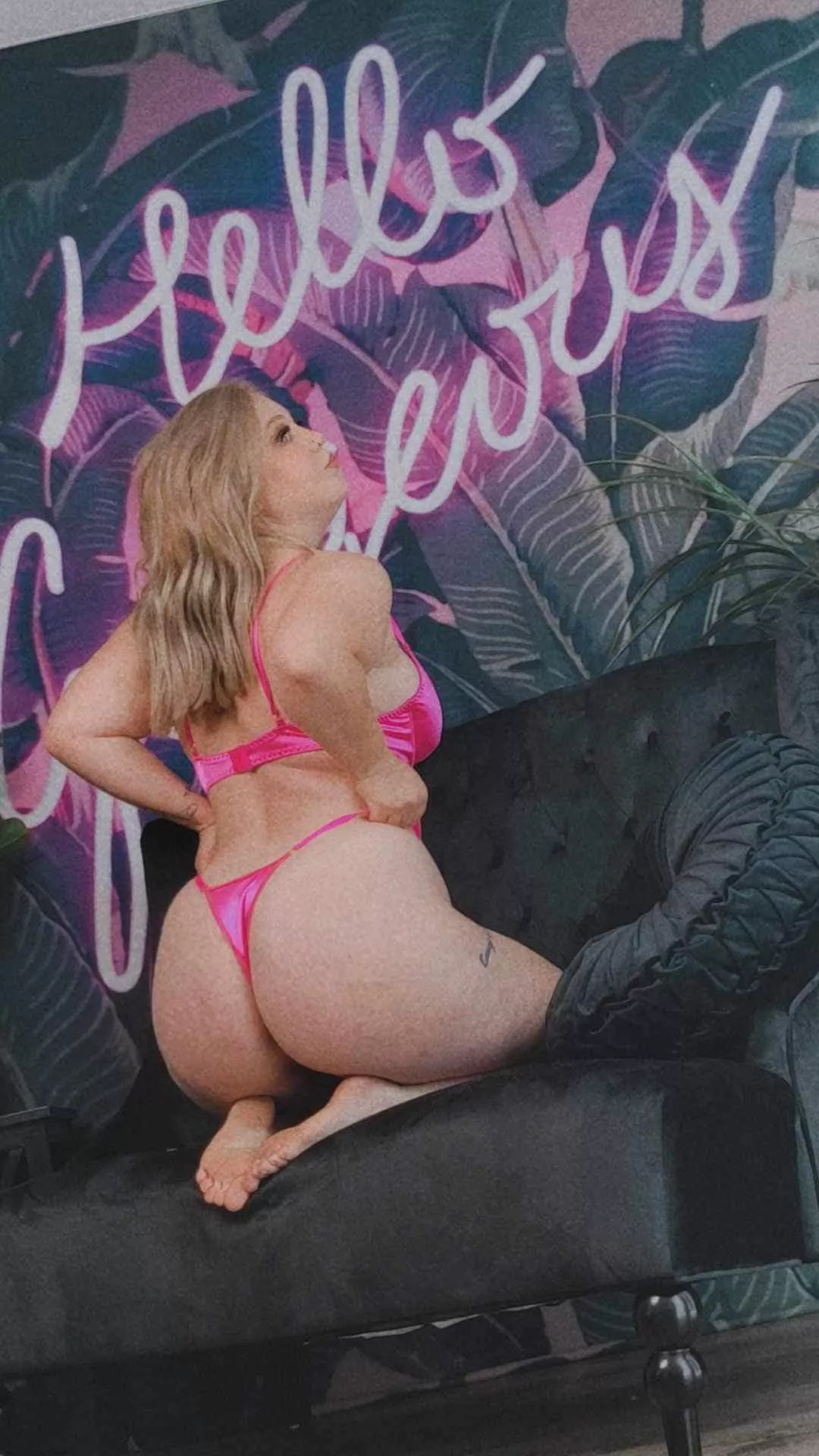 I’ll sit on your face if you tell me I’m pretty posted by baby-barbie007