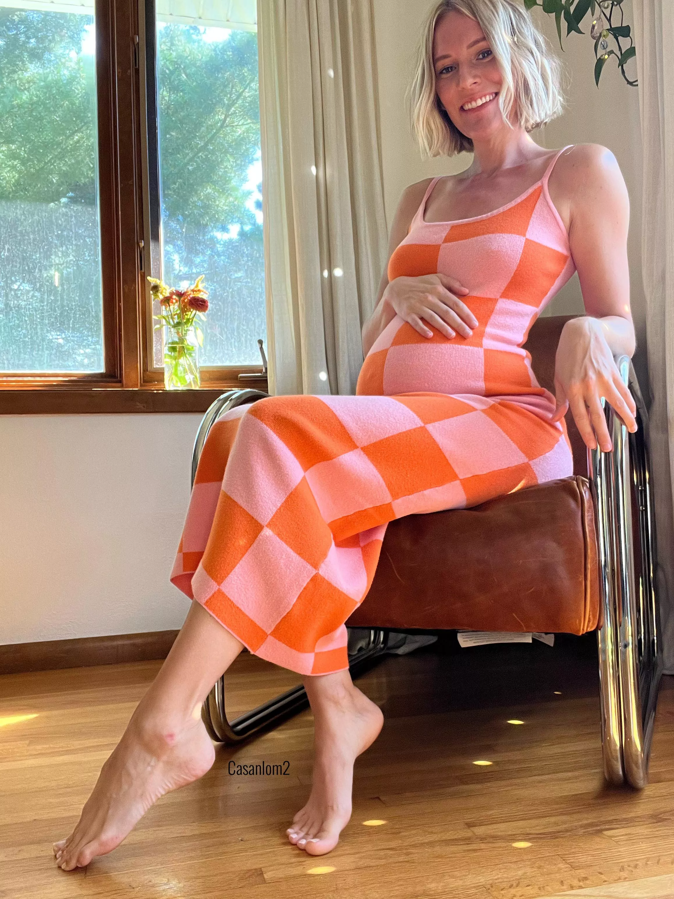 I’m that milf with the cute feet you love so much ☺️ posted by Casanlom2