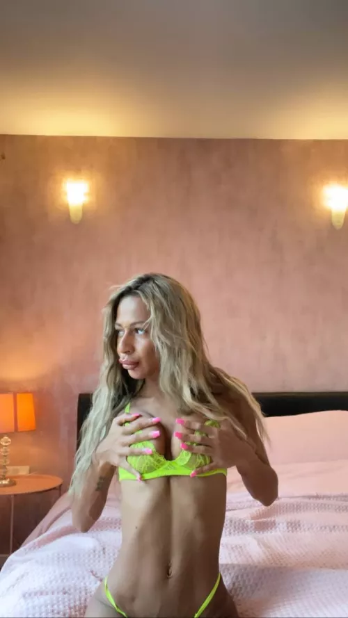 My husband said he hates my body by lyricpounce