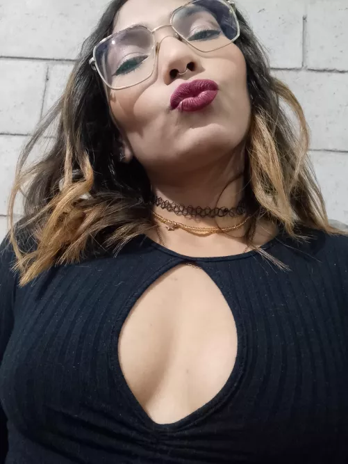 Sometimes I would like to have my eyesight operated. But I also know that I look sexy like this by missbolivar