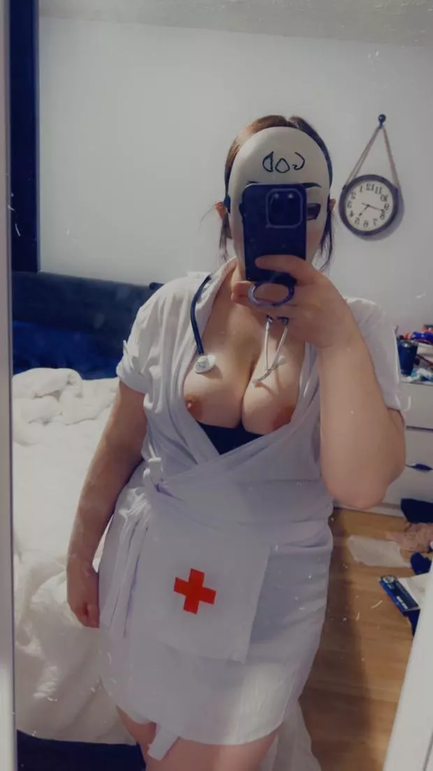 About to head to work, show me some love daddy 🥹 posted by nursejaquline