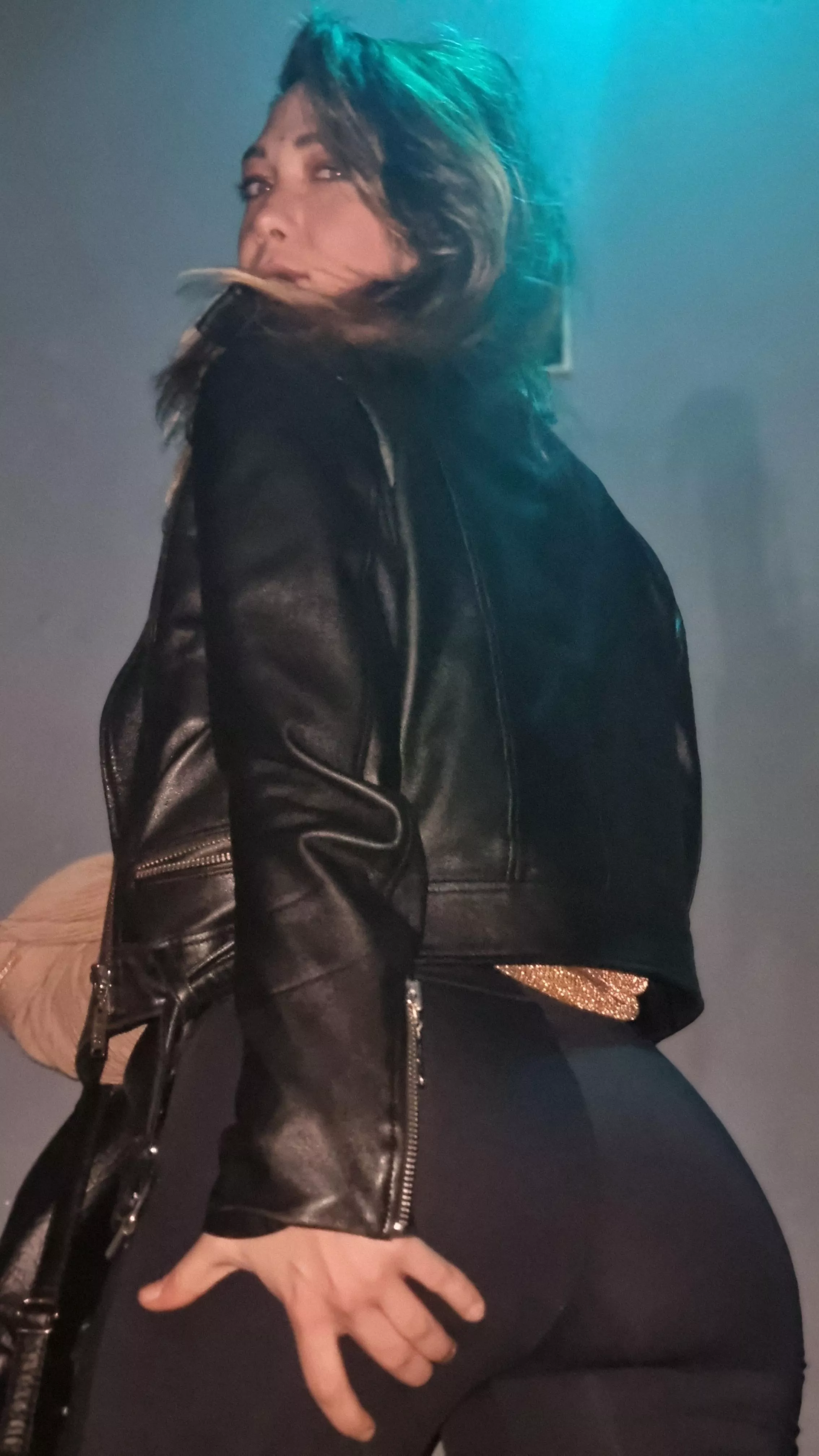 Bet you wanna taste my apple but posted by dfordivine