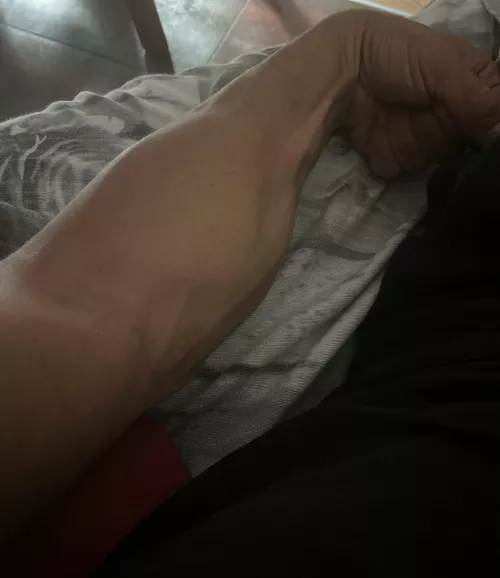 BIG FOREARM = BIG 😈 by superKoKhero