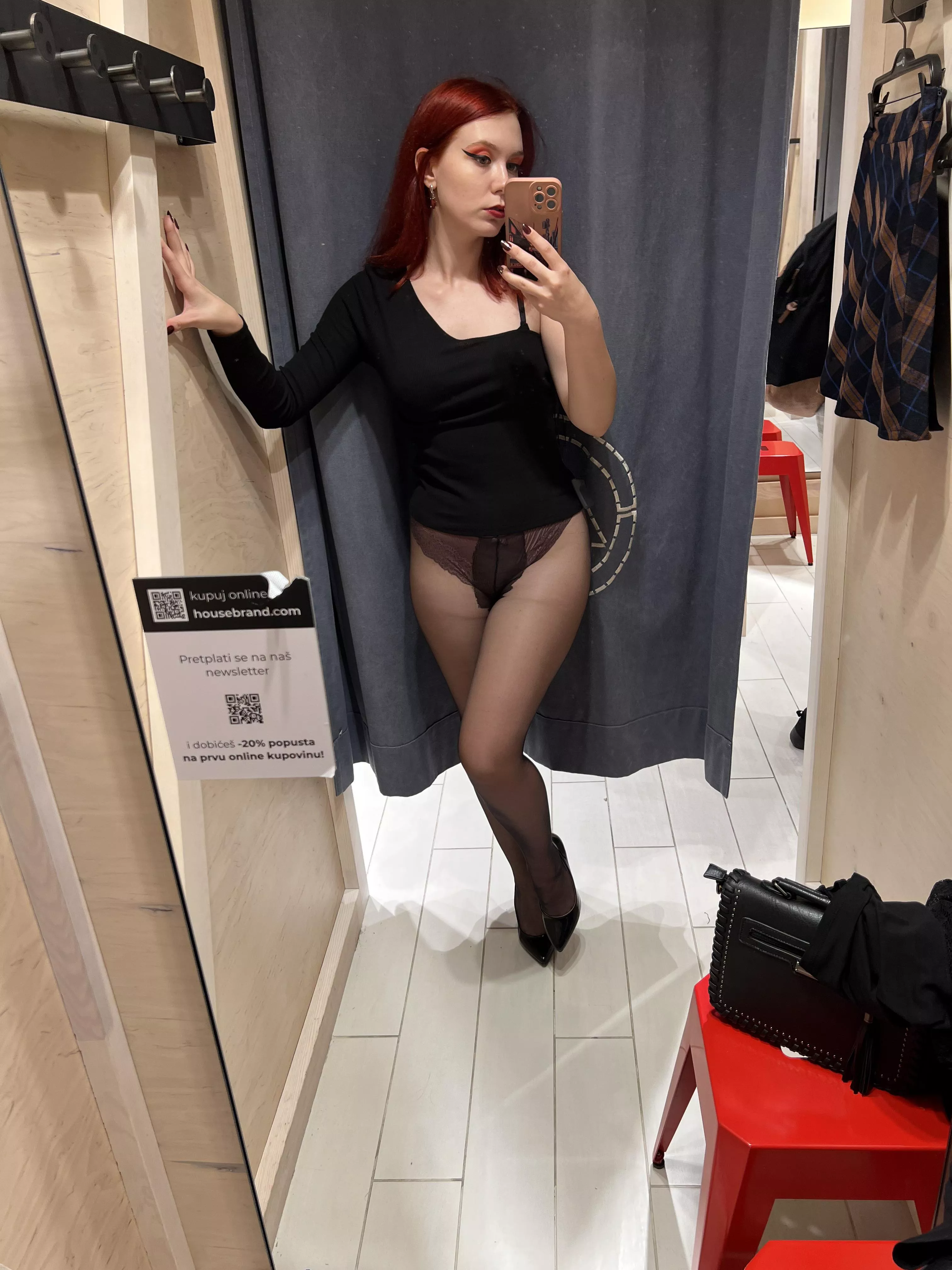 Hello❤️ posted by ichigo_emaa