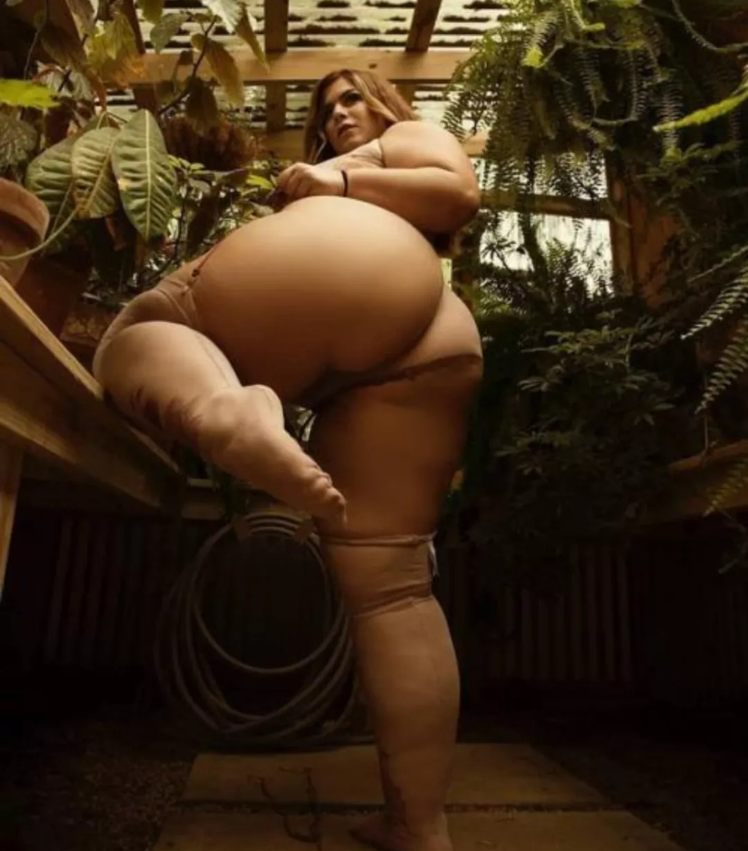 London Andrews posted by evenflow_2991