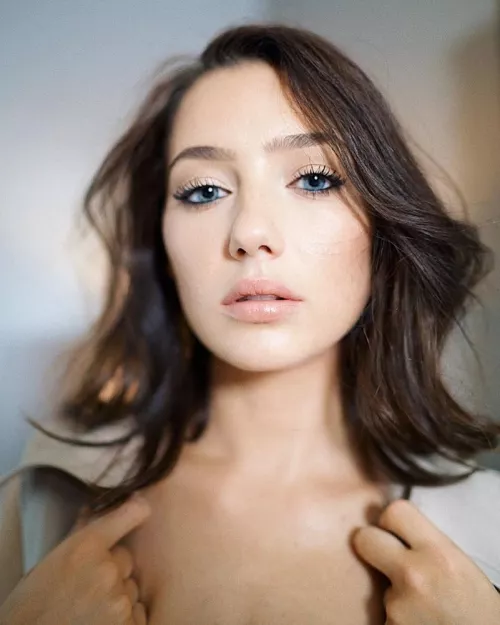 Natalie Dreyfuss by RaymondLeggs