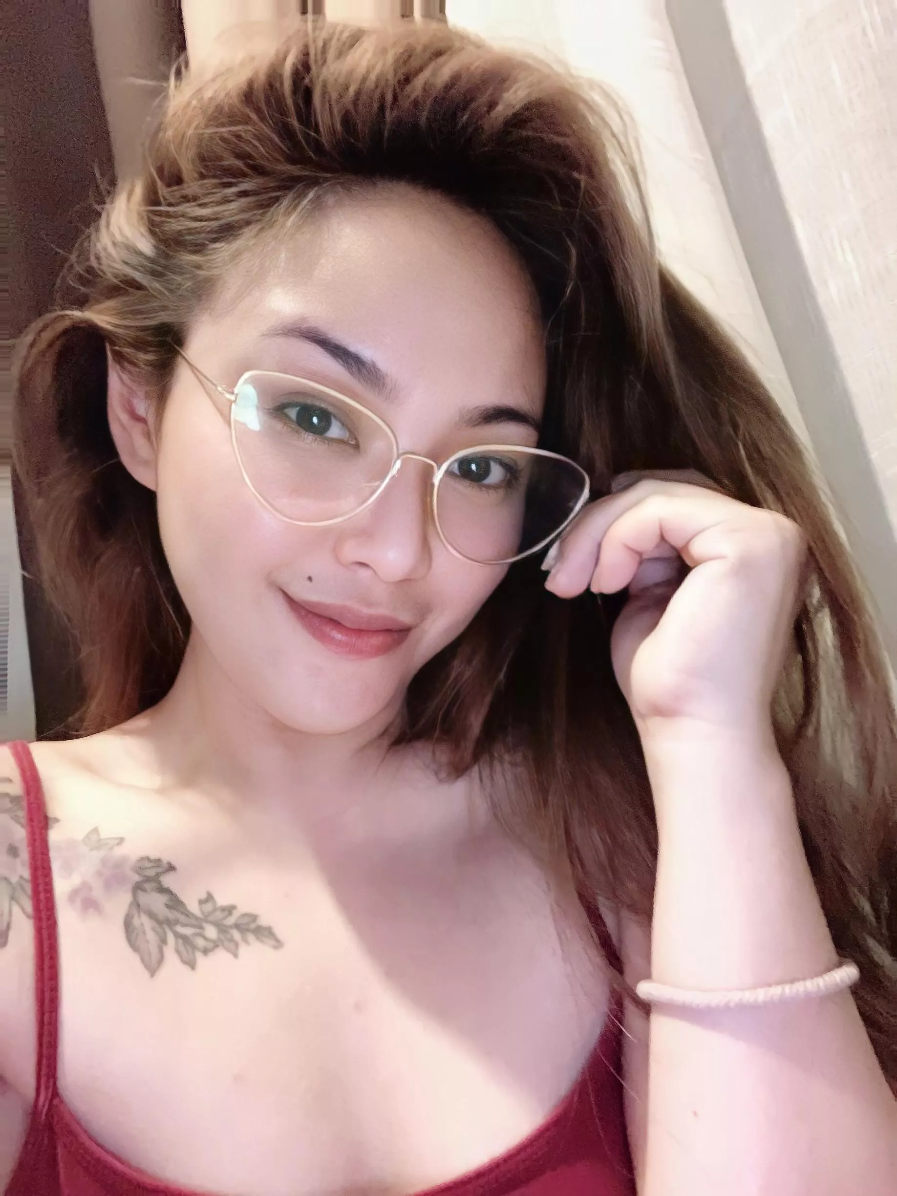 Slick and stylish glasses to slay with 🤭 posted by ImaginaryParsleys