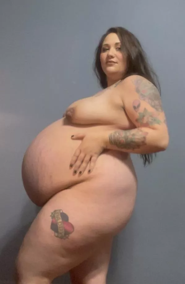 38 weeks 🥵🔥 posted by MommaMarsOF