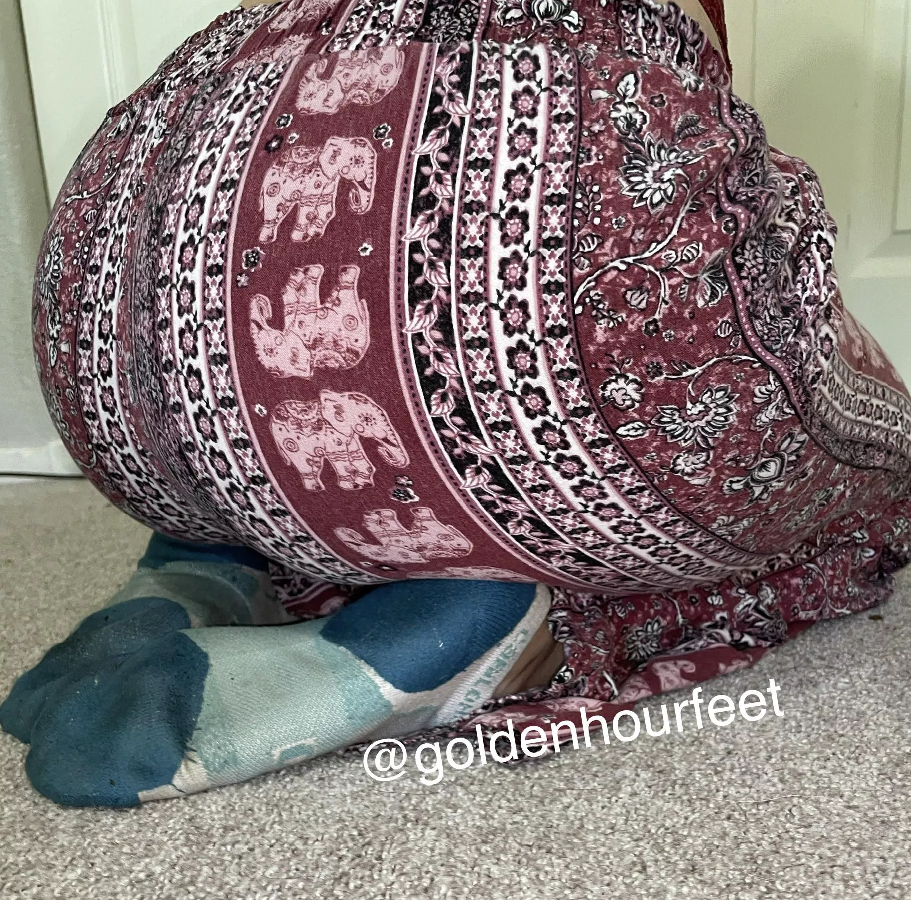 Back view best view!!😈 posted by goldenhourfeet