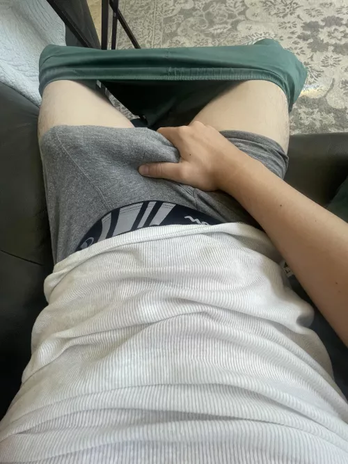 Bulging out by Ndick2000