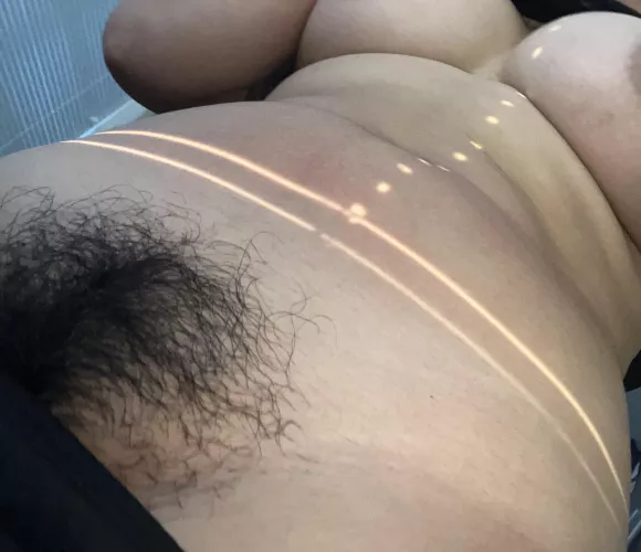 Curves and wild bush from this Filipina to you;) by knowfacehaze