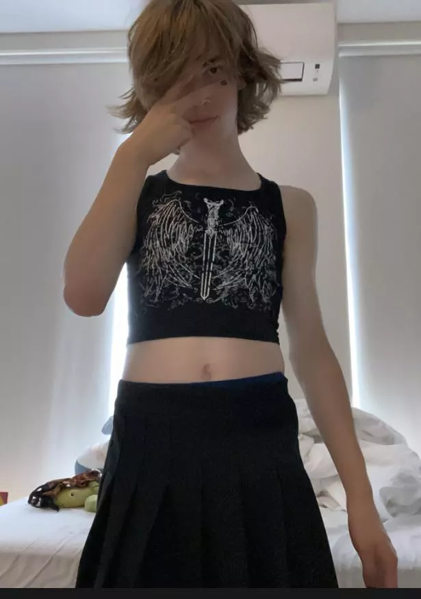 Goth femboy here🖤 posted by RecordAlternative221
