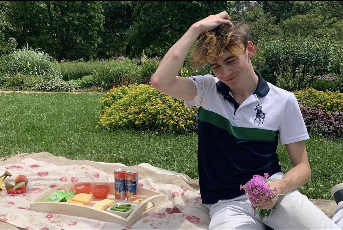 How does a picnic date sound? posted by collegesoccertwink