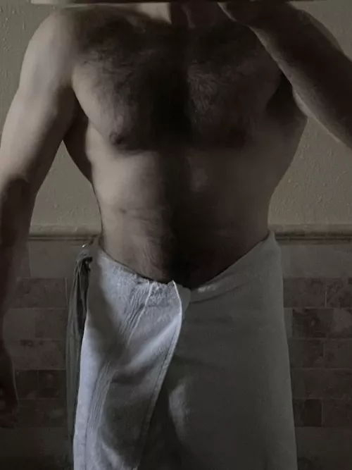 I workout to be healthy < I work out to give better hugs by therealme135