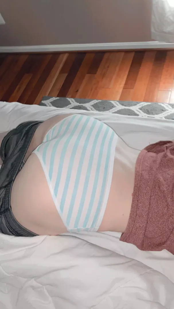 Panties only! posted by Affectionate_Ad6648