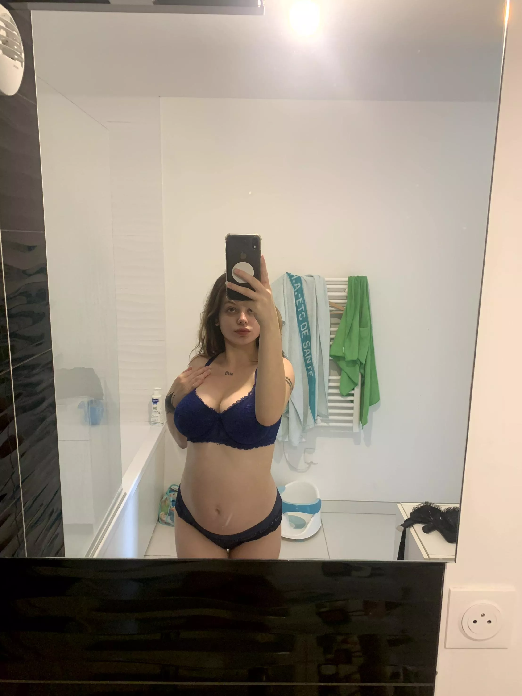 Please daddy come and rub my pussy with your dick posted by Hour_Figure224