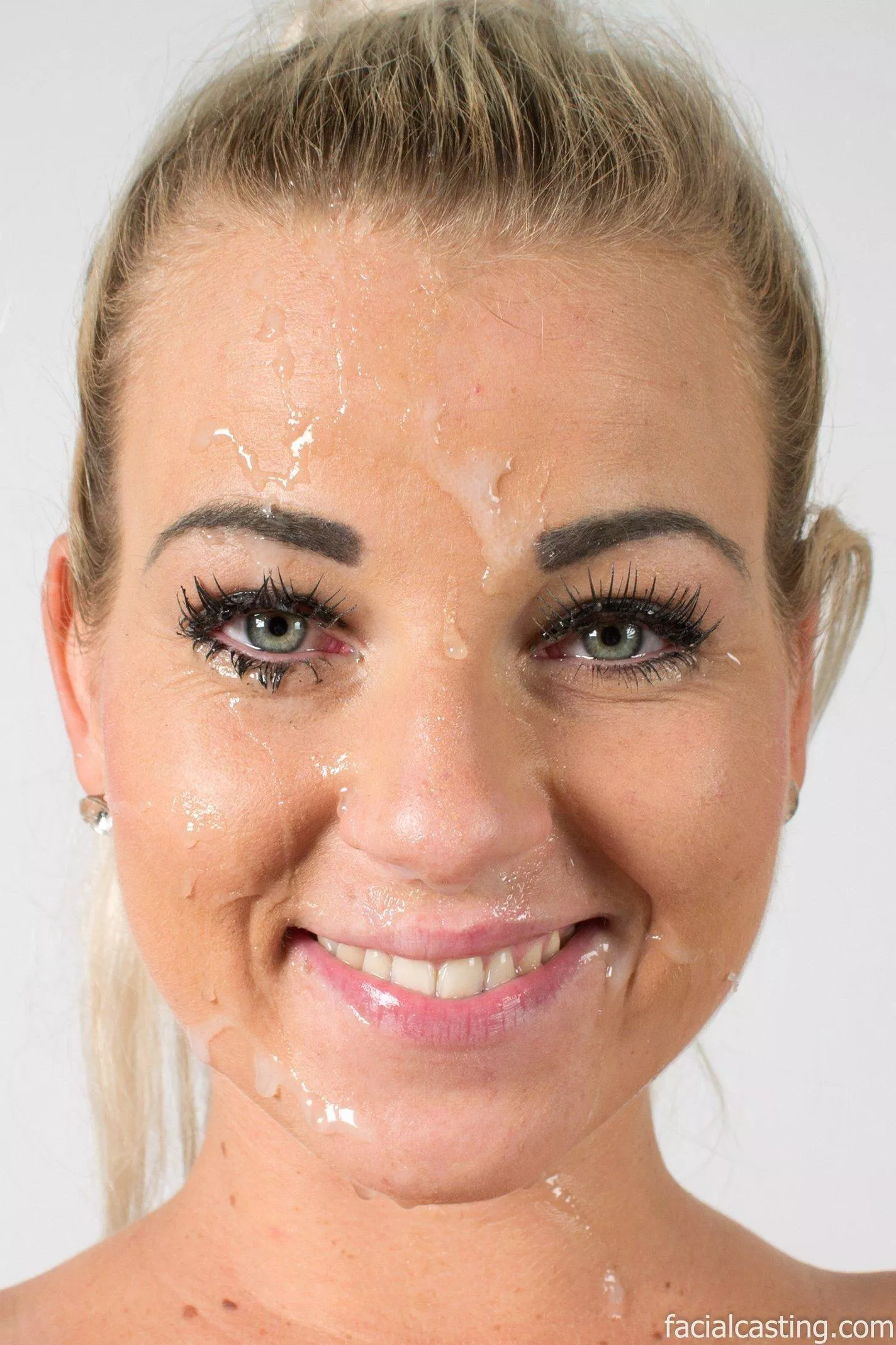 Portrait posted by CumWatching