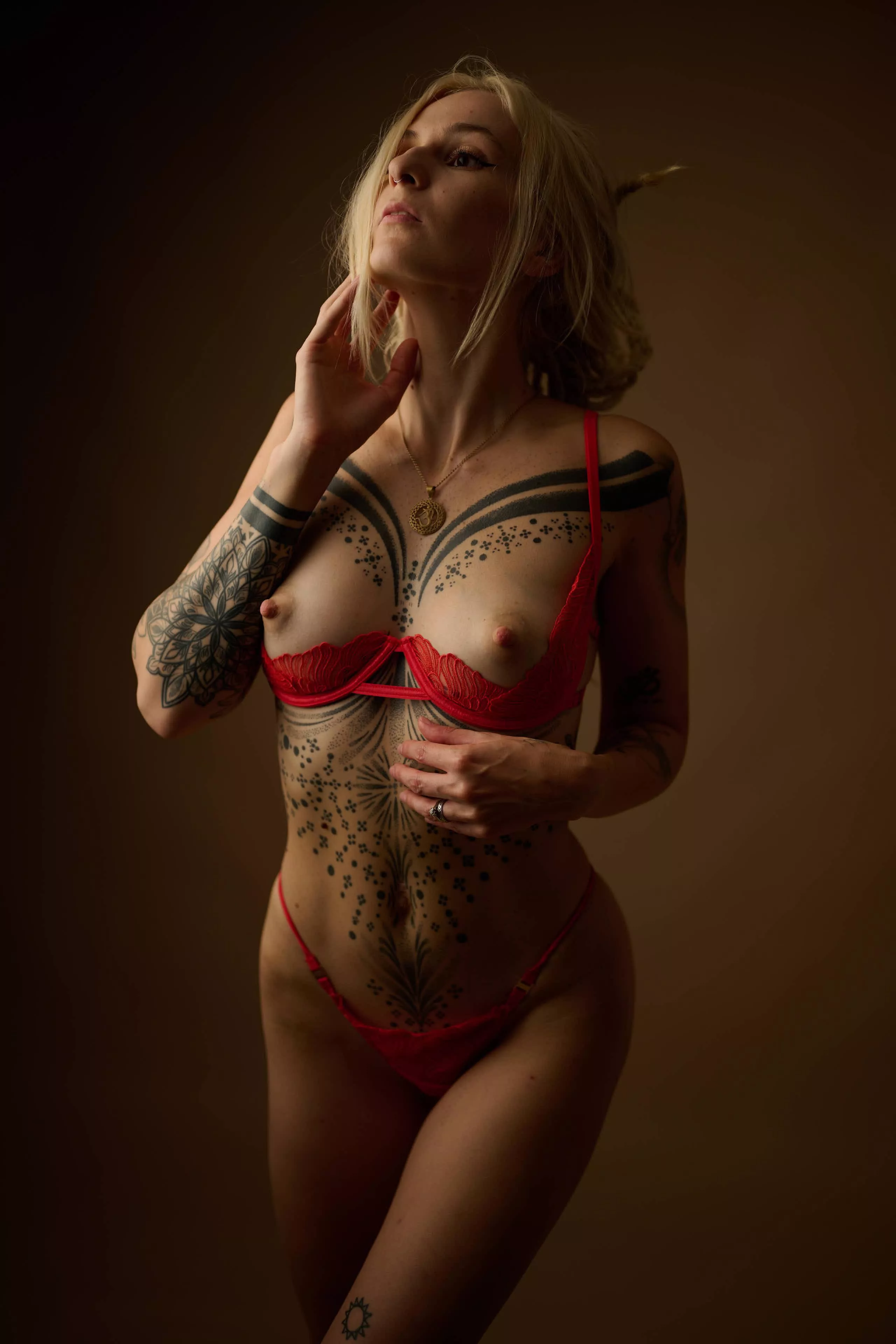 The photographer loved the red on me [f] posted by spiritualslvt