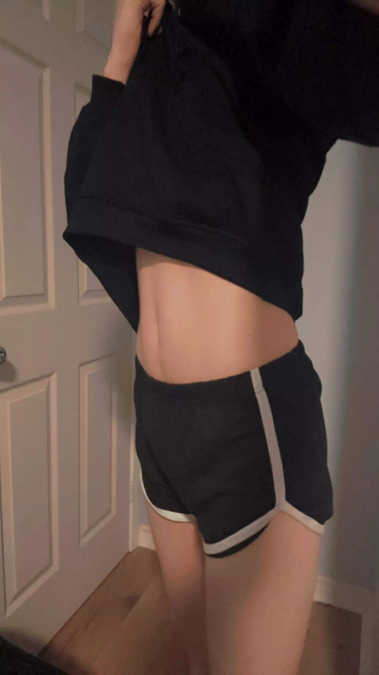 Tummy Tuesday😊 posted by Deadlykitten18