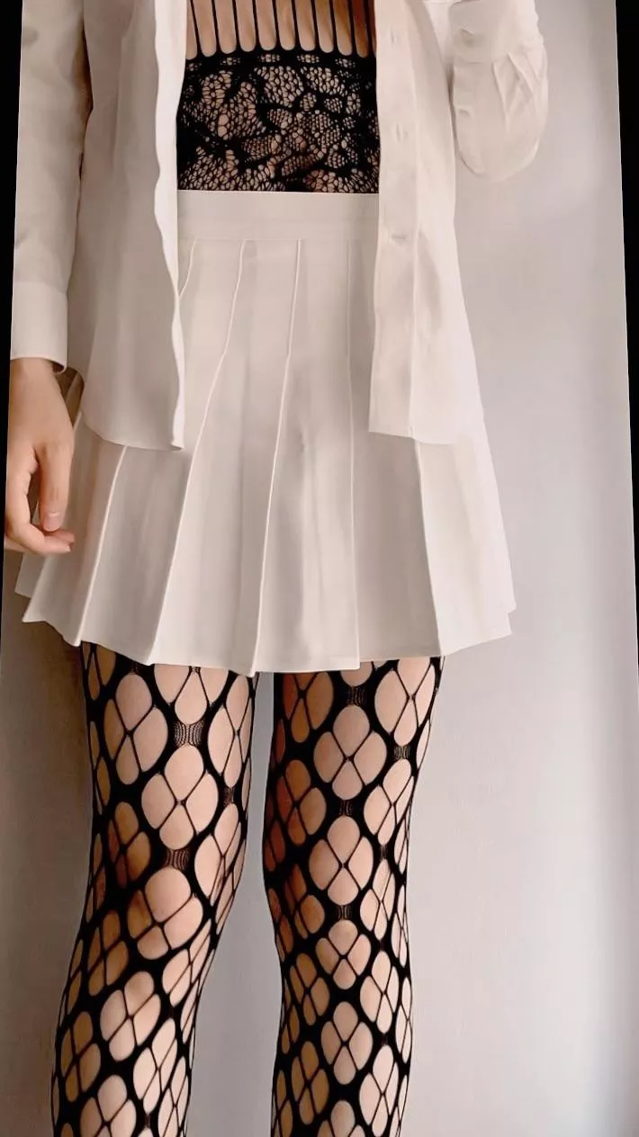 Your everyday office lady? posted by daphnisx