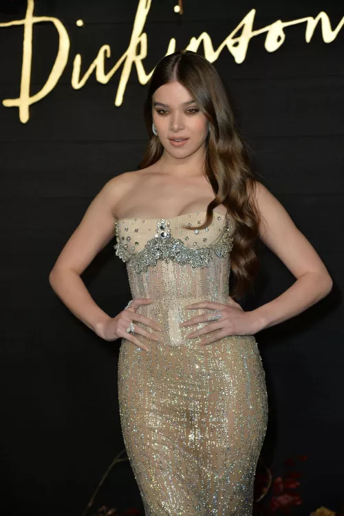 Hailee Steinfeld by Reese_Dominick
