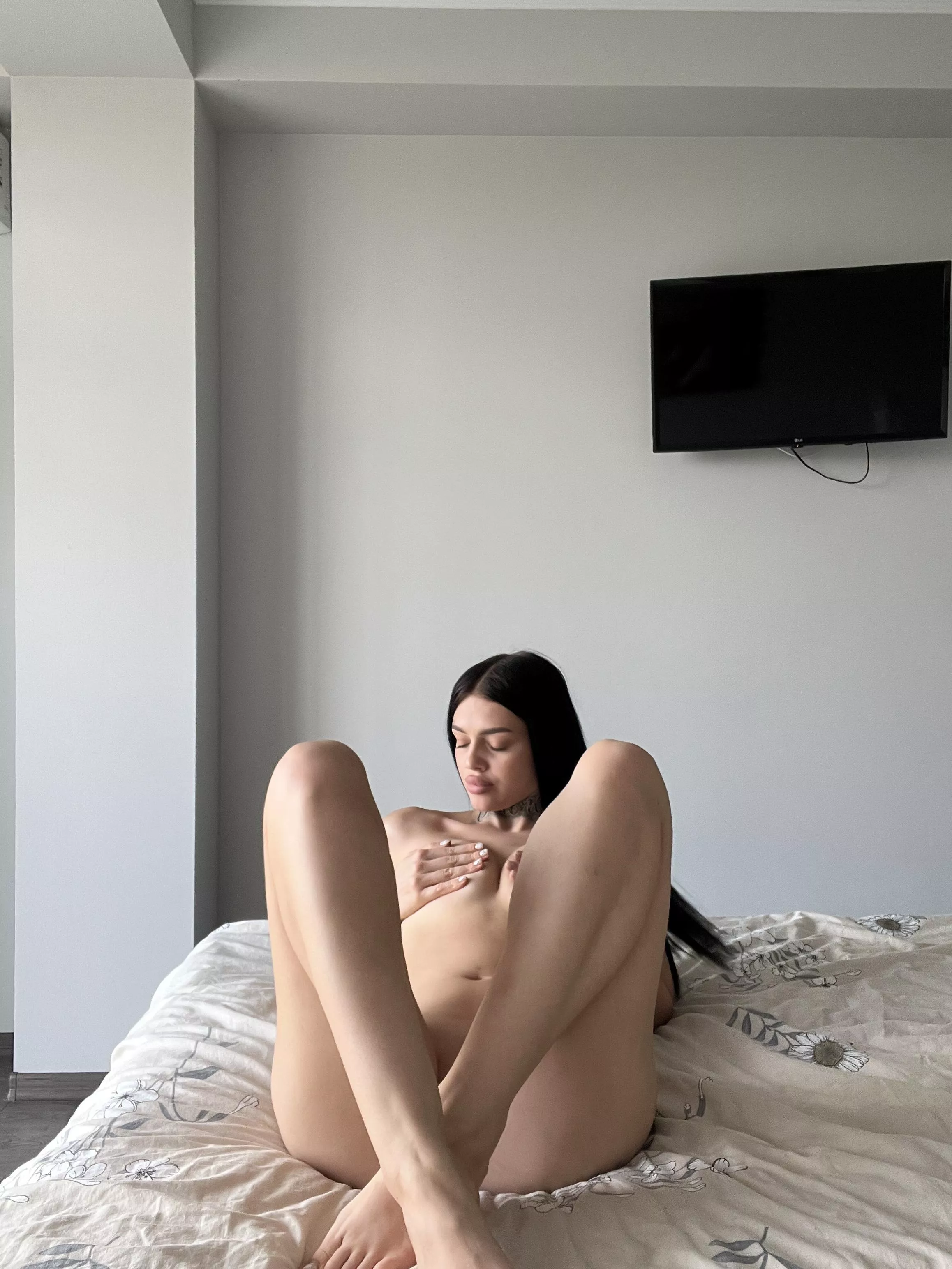 I love teasing and taunting, driving men wild with desire. posted by Tomskua