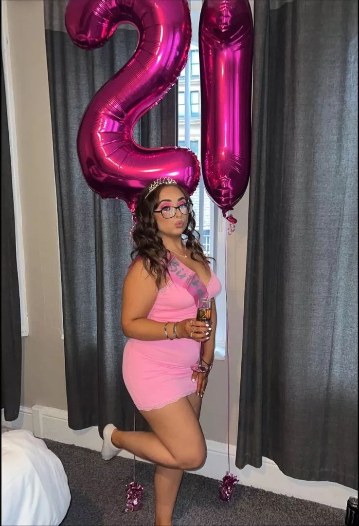 Katie's 21st posted by Crazyraccoon06