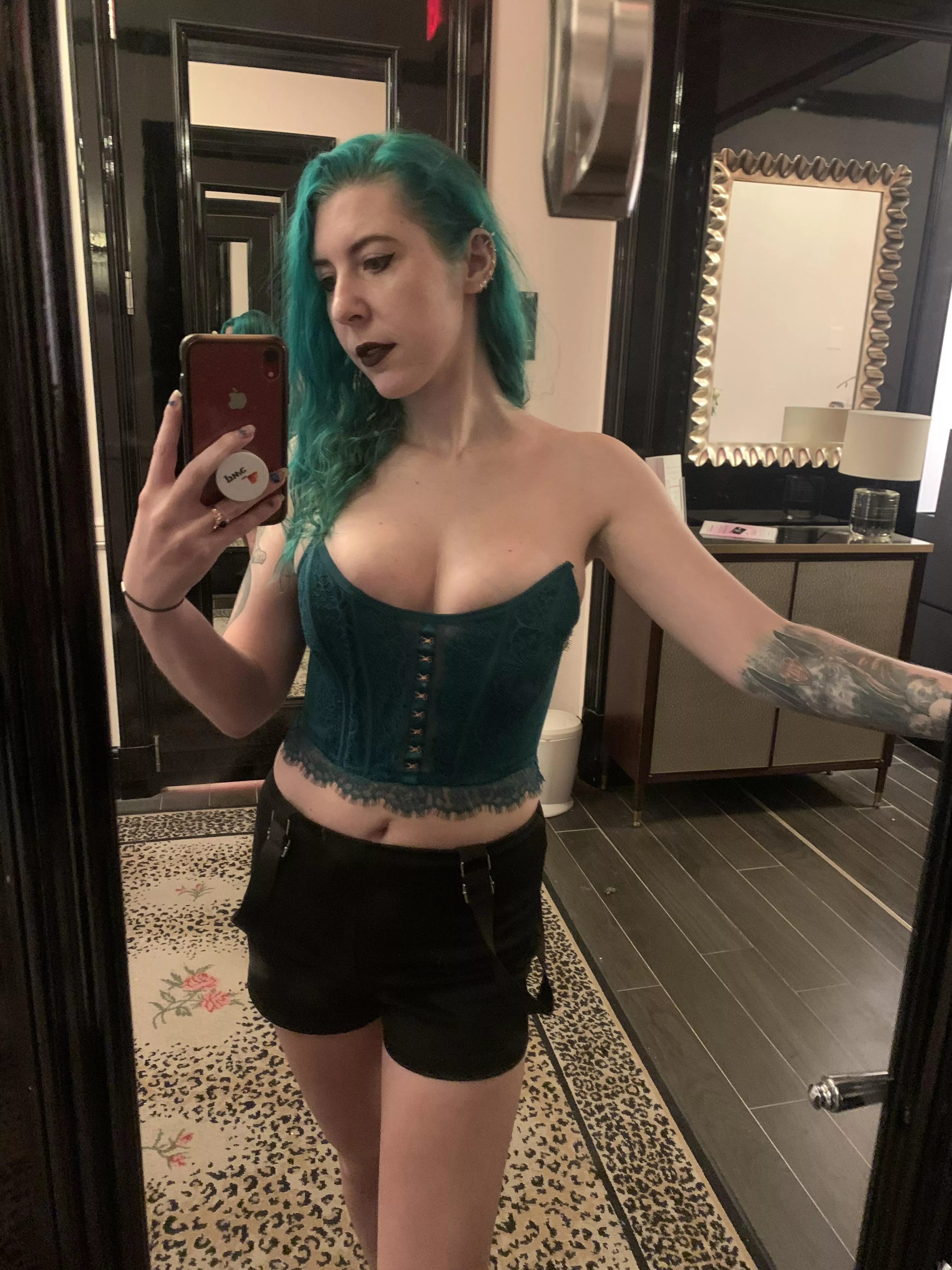 Matching corset posted by sirenskiss3