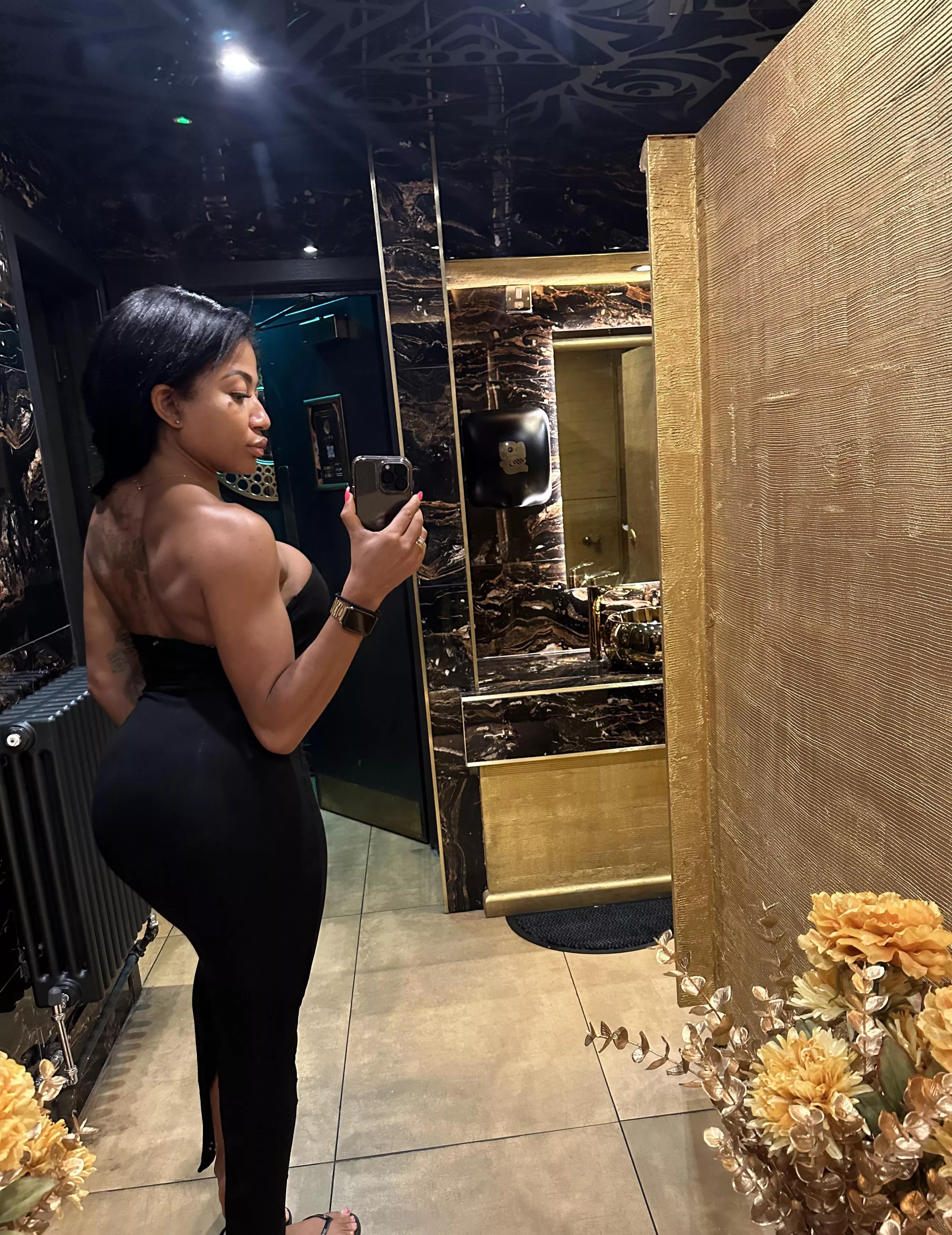 Mirror selfie lover posted by FaithlessnessThin842