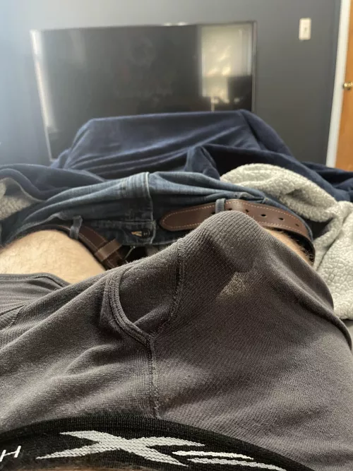 Perfect lighting to show off the outline by tentpitcher69