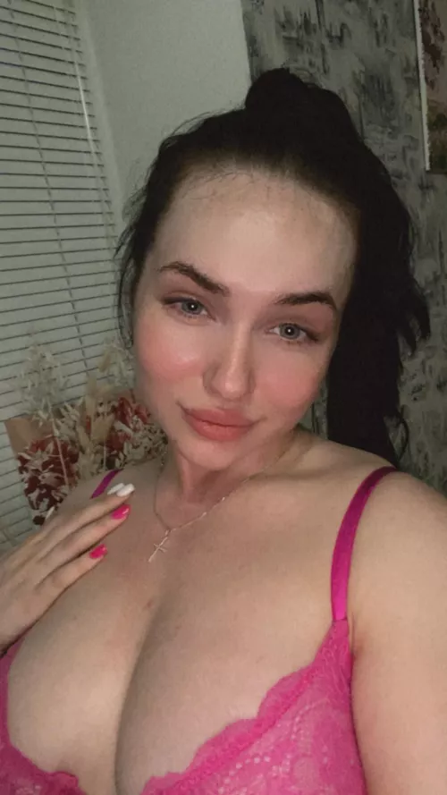 Tell me several words about my petite body by TaraGraphika