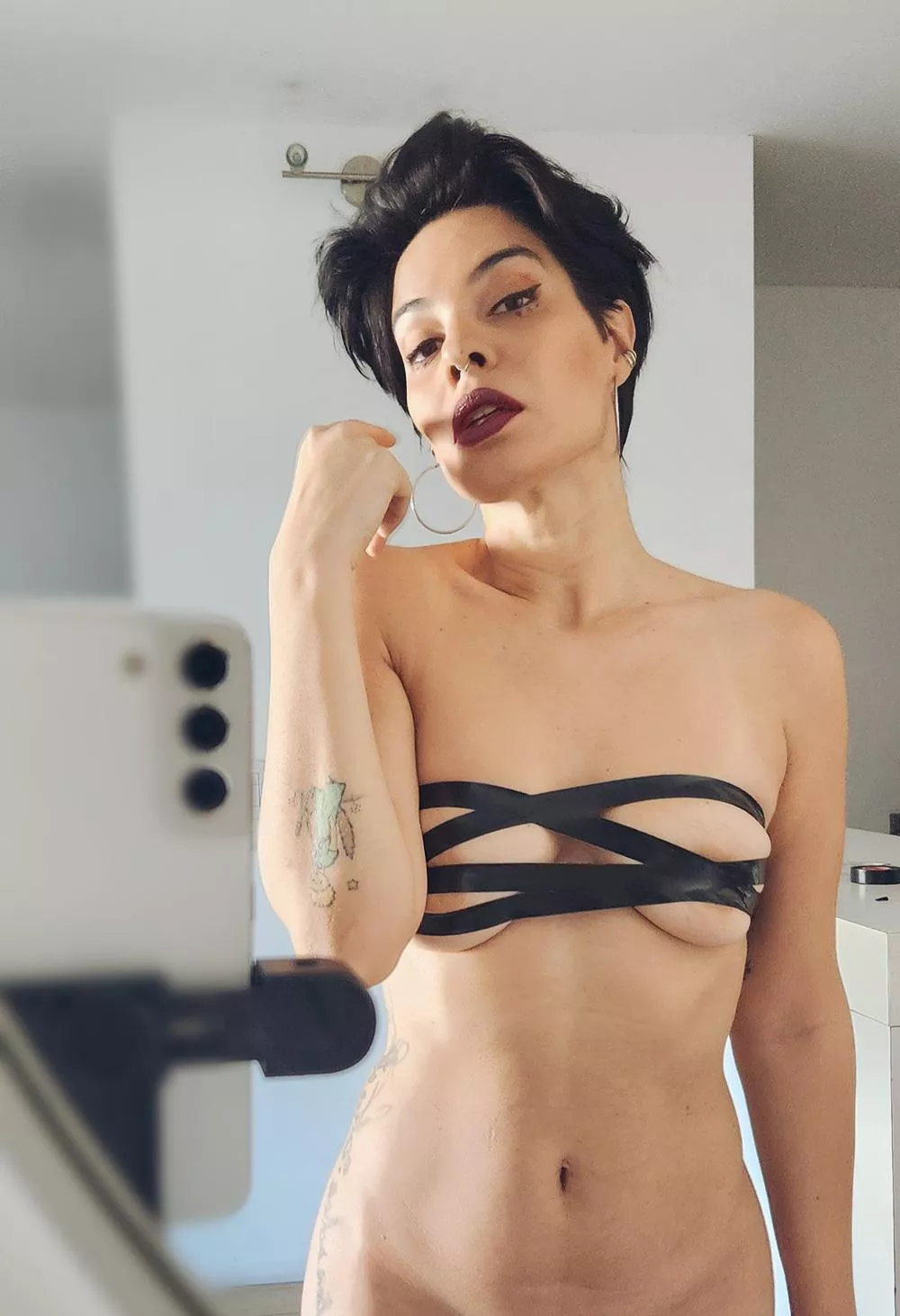 What about boys wearing make up? I find it sexy AF posted by Eva_Feroce