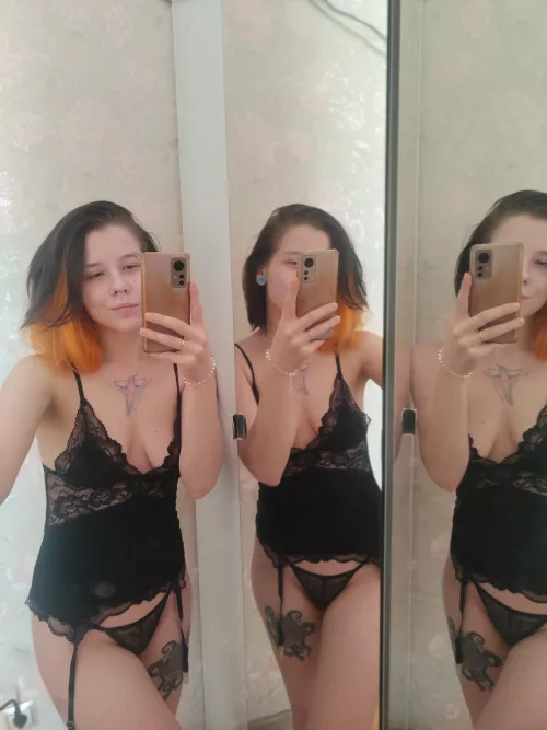 What could be better than selfies in the mirror by babyishSidecar790