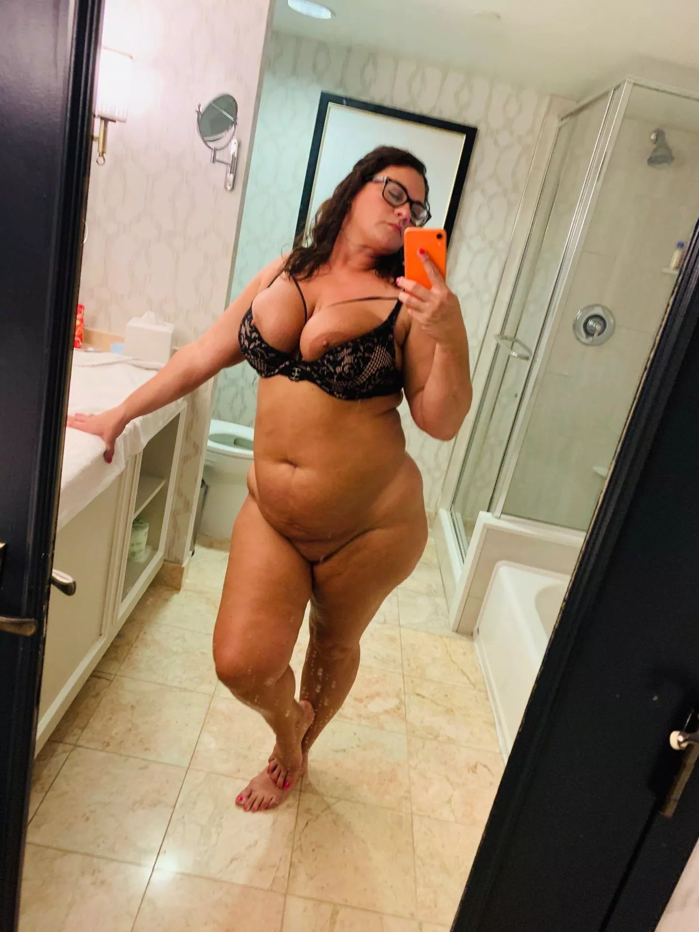 Who wants to get on their knees and eat me out 😜 posted by Specialist-Grocery19