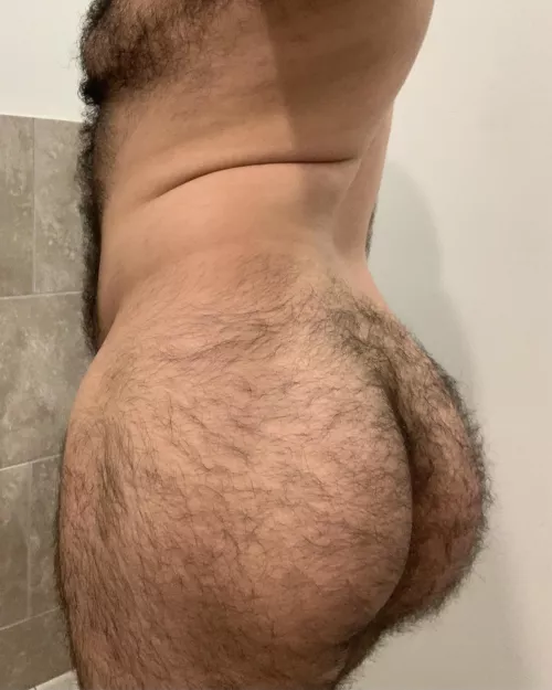 Anyone like a hairy booty? by -Saucy