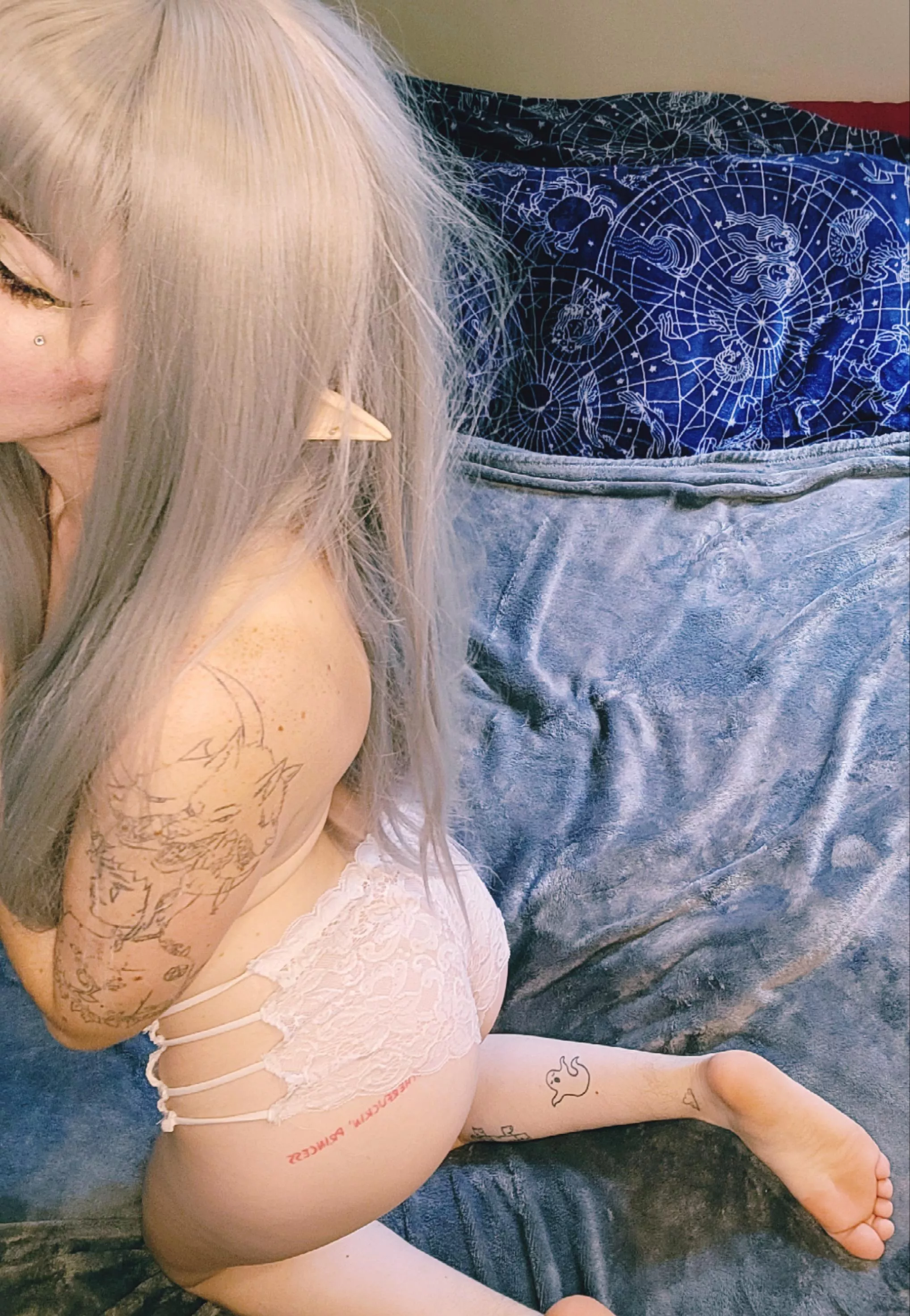 Avie Moon (@jeweledfangs) [OnlyFans] posted by AvieMoon