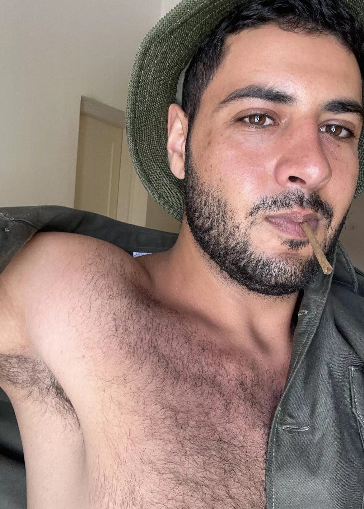 I still can not decide shave or leave posted by sunsetlaffite324