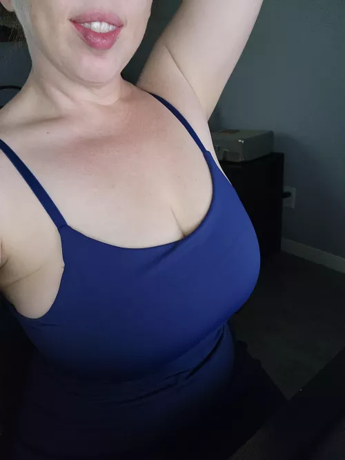 I'm having a hard time focusing today!! by Autumn_0874