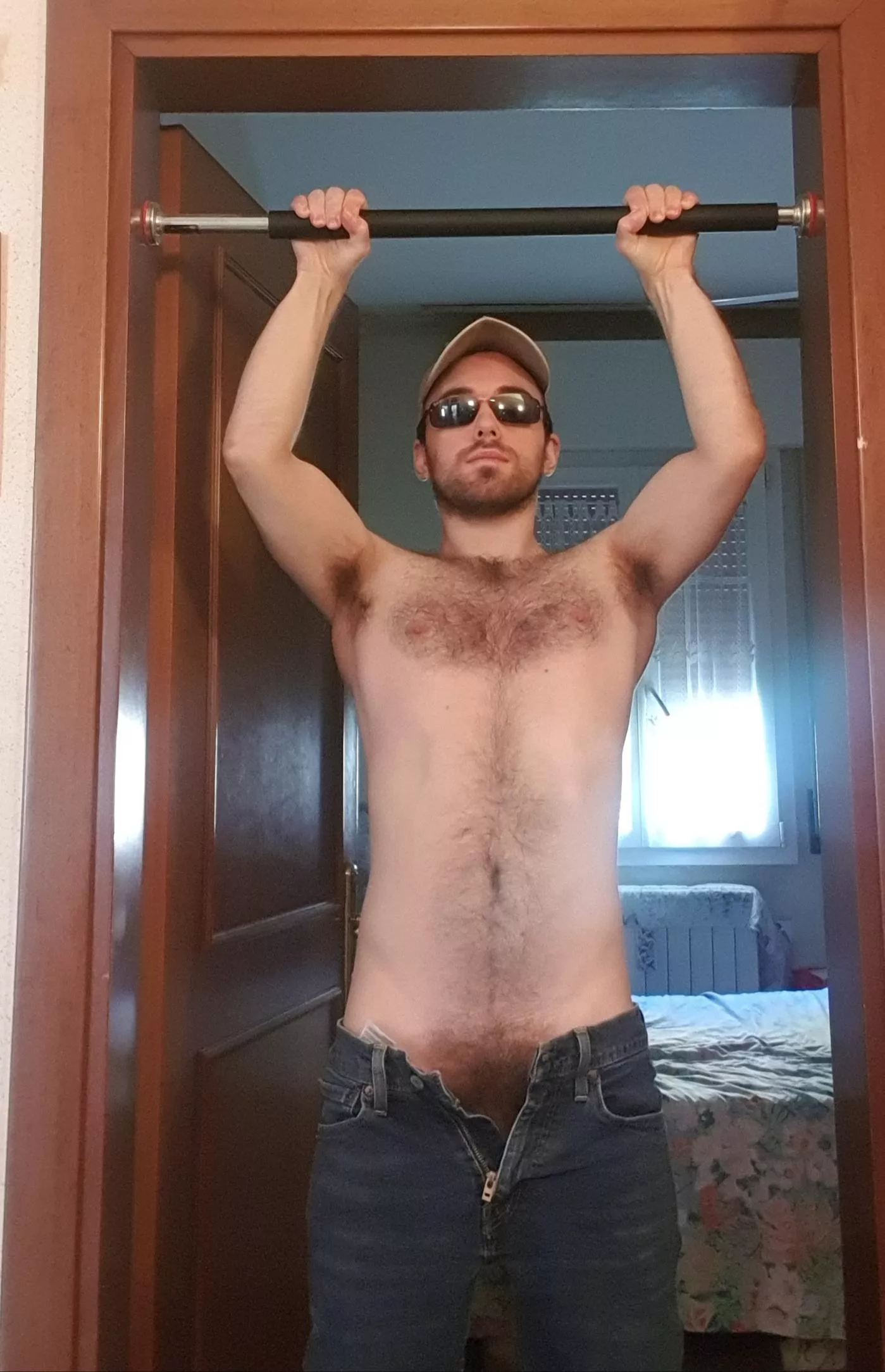 Let's sniff those armpits after the workout posted by Naughty_Alex1