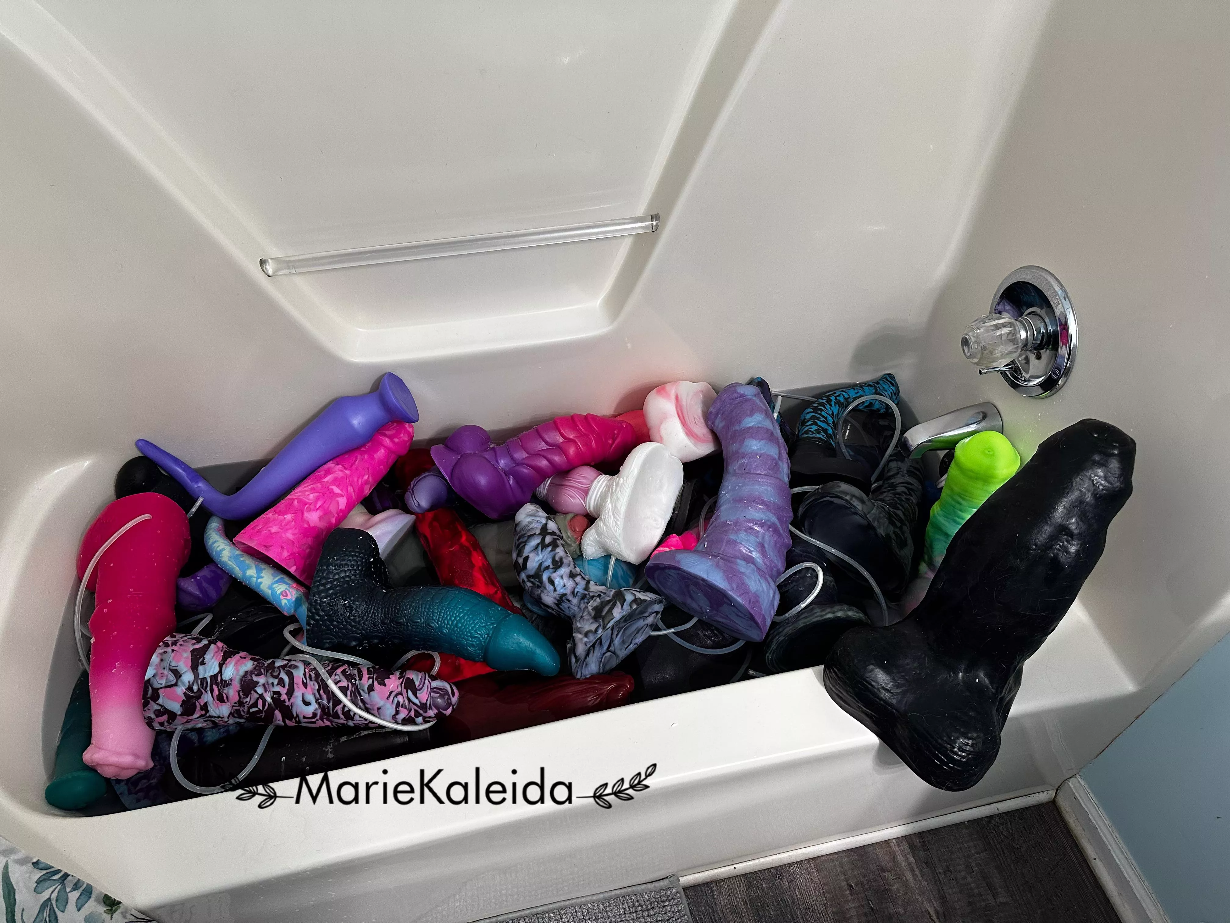 On this edition of Flex Friday, I present my tub full of dicks ✨ posted by mariekaleida