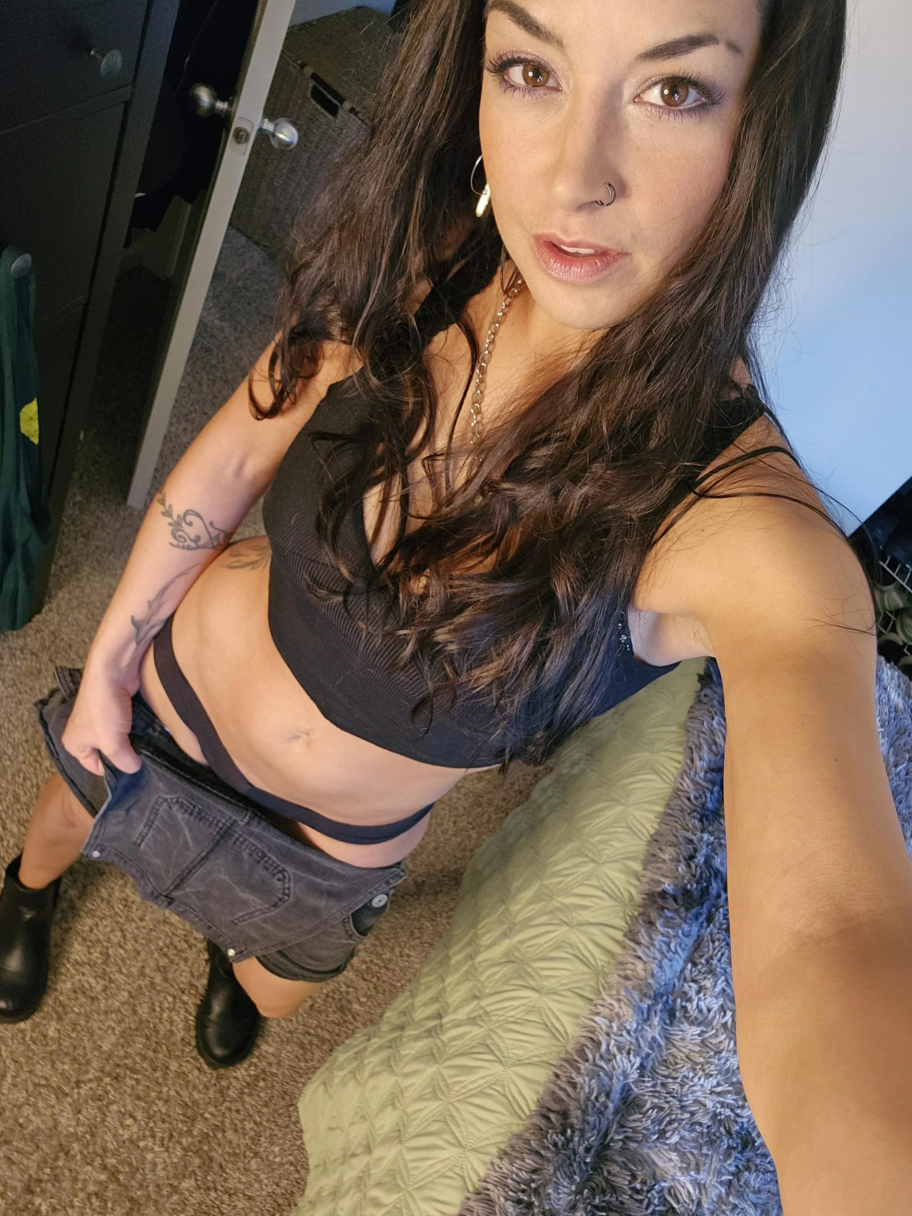 Peek before the bibs go on😉💚 [f] posted by Artemis_me_after