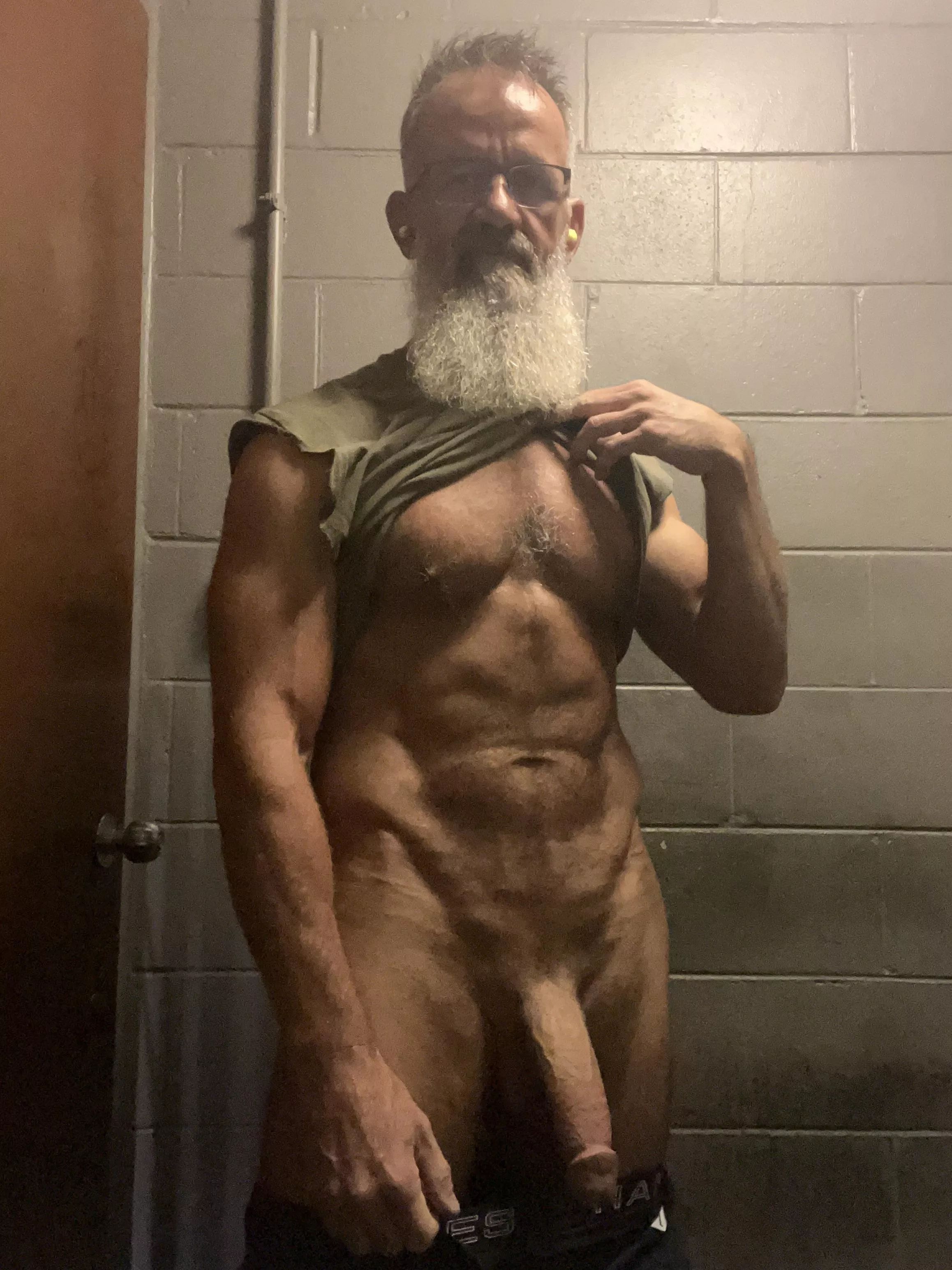 Work selfie (51) posted by Da_Beard_