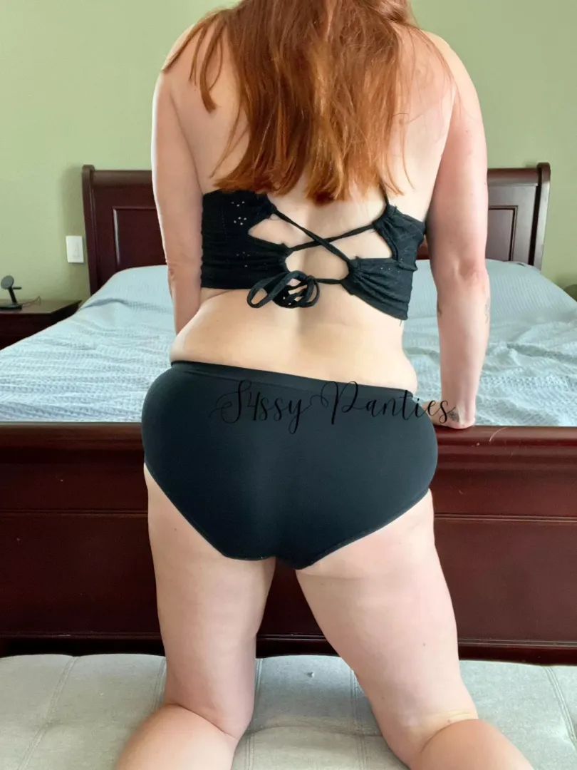 Fullbottom Friday! Book any pair of my fullbottoms this weekend and get the add on of your choice for free. Workouts always included if wanted, along with POW pics, vacuum sealing & tracking. [selling][usa] Starting at $30 by S4ssypanties