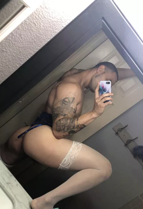 Heyyy boyysss by Desperate_Cry2497