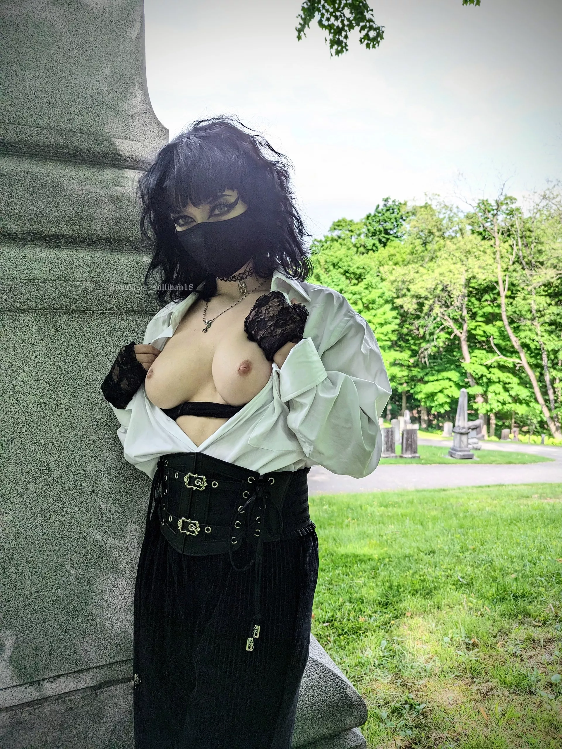 How about a first date in the graveyard 👻 posted by Anastasia_sullivan18